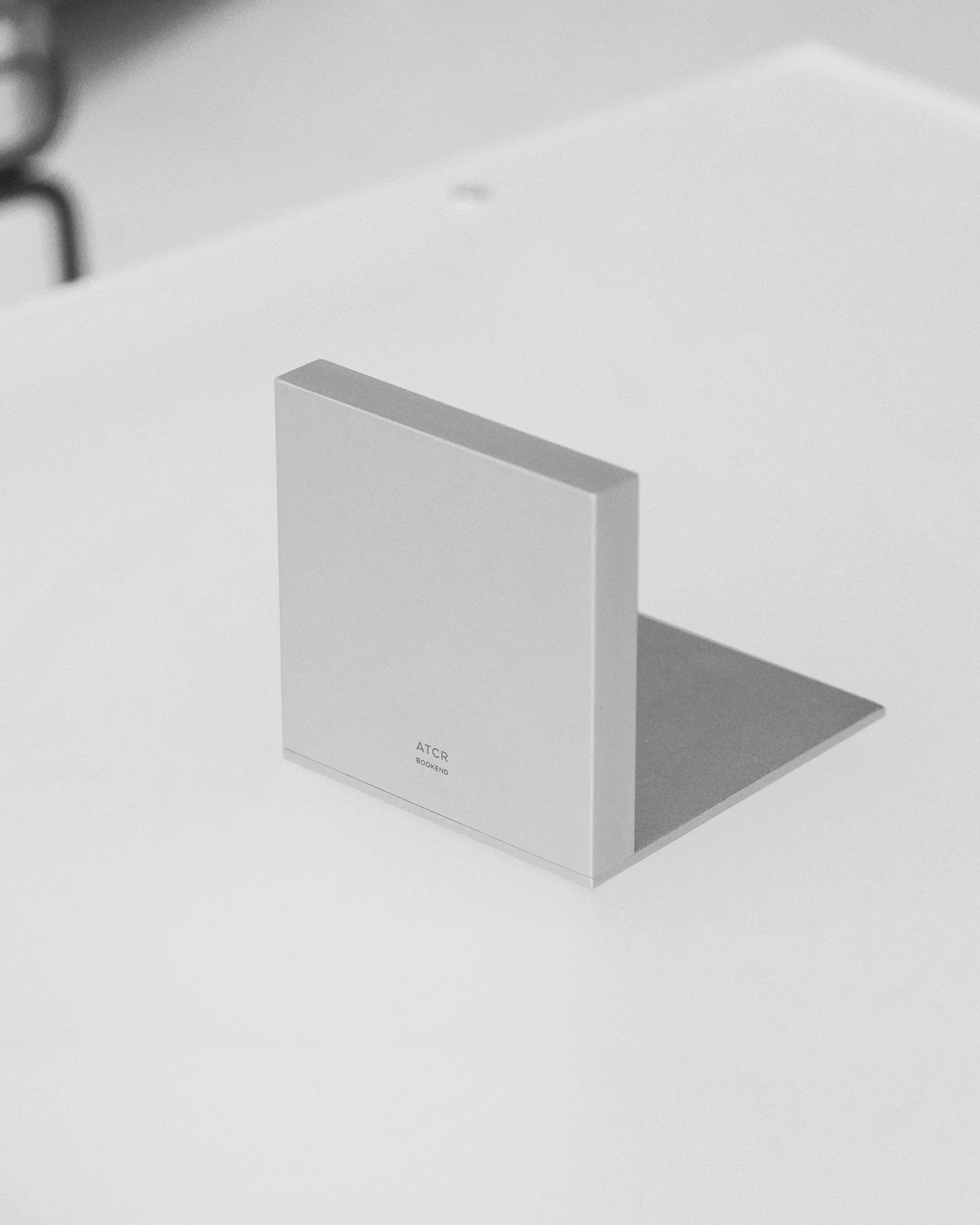 L20 Bookend