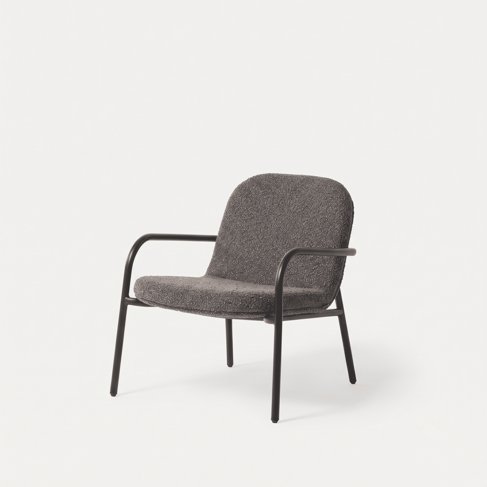 COMPACT LOUNGE CHAIR