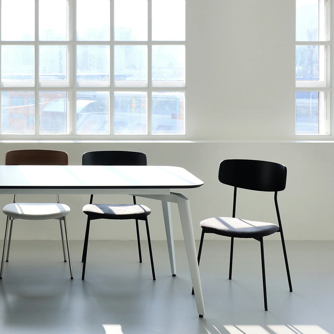 BYRON TABLE 1800