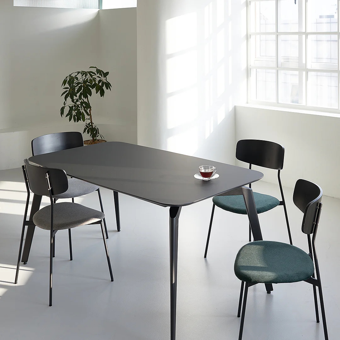 BYRON TABLE 2000