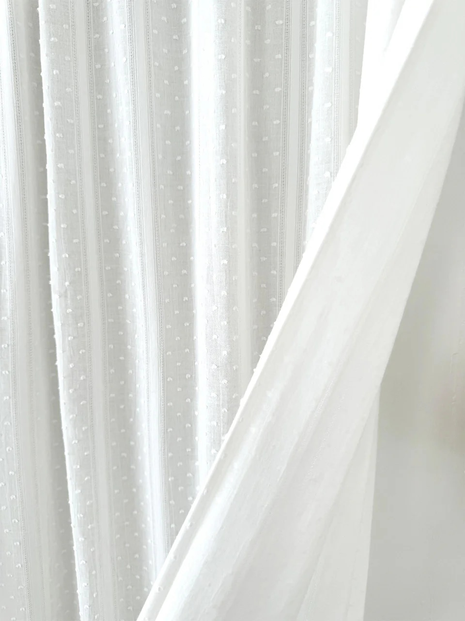 Yuki Curtain