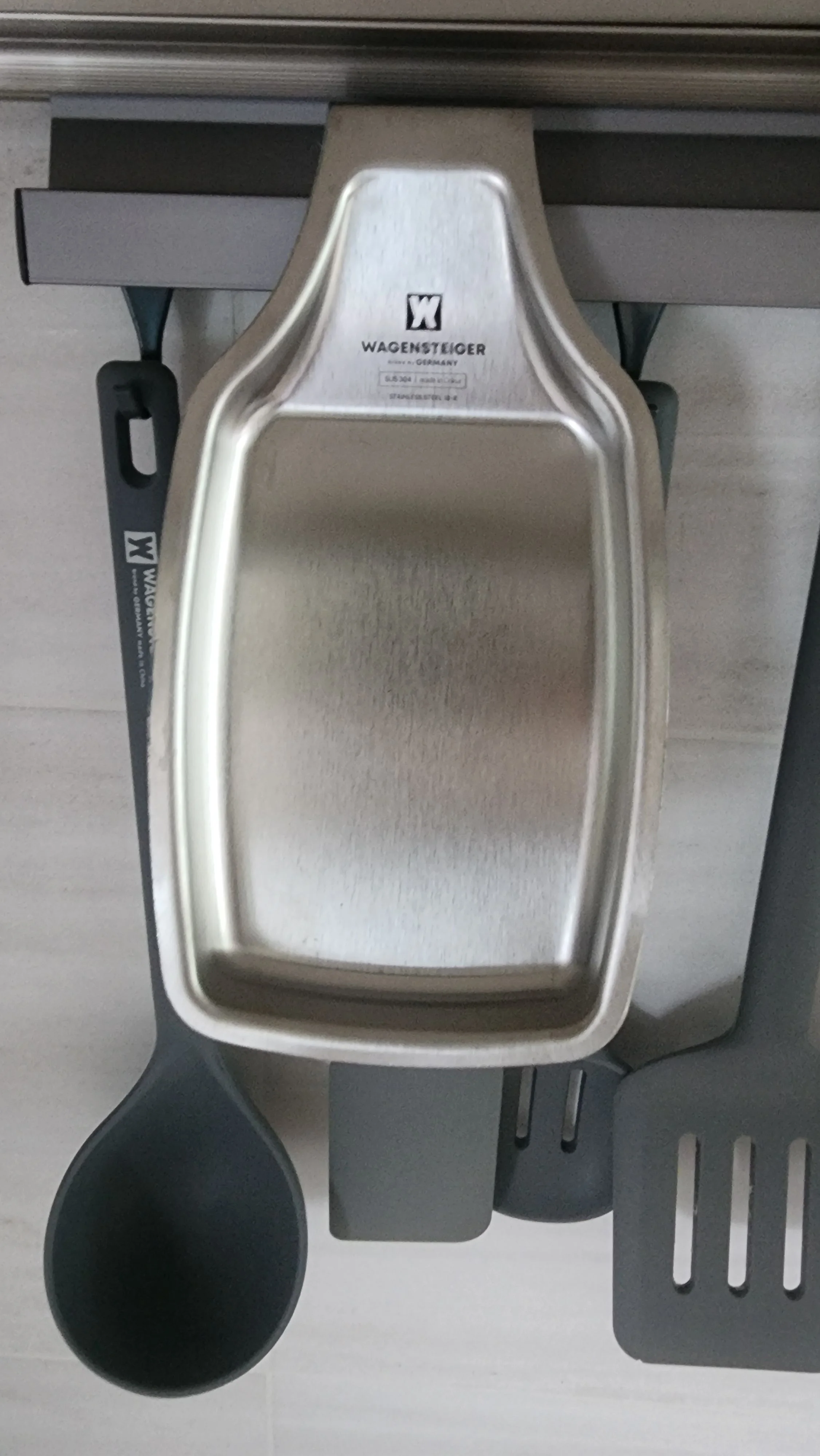 2608220030161.jpg